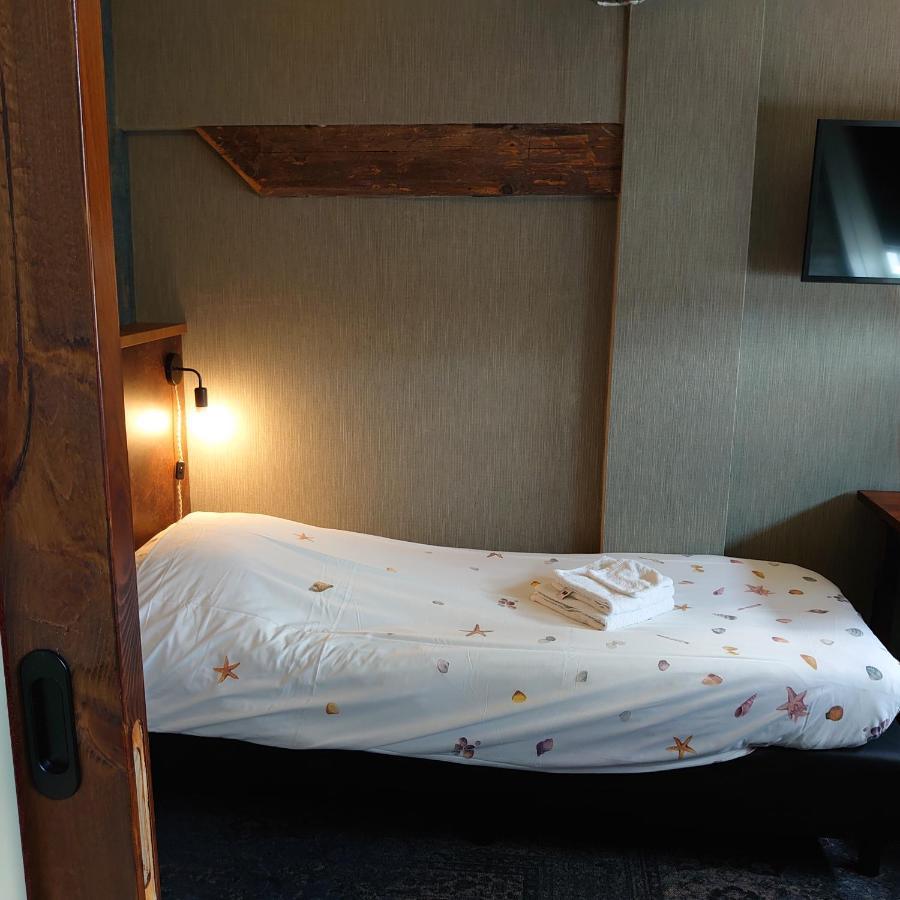 De Cyprian Bed & Breakfast Kaard Ngoại thất bức ảnh