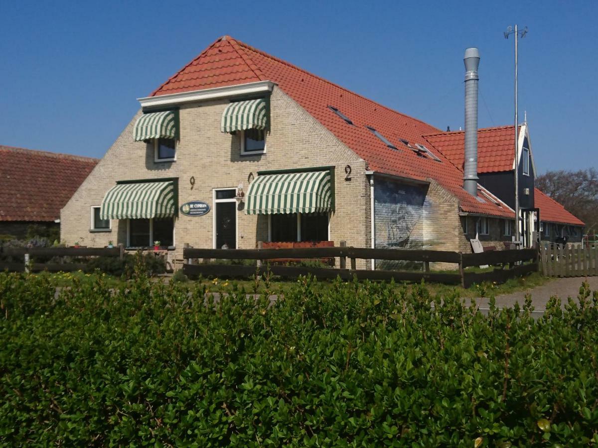 De Cyprian Bed & Breakfast Kaard Ngoại thất bức ảnh