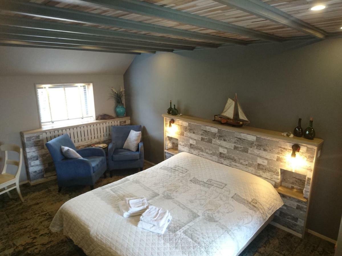 De Cyprian Bed & Breakfast Kaard Ngoại thất bức ảnh